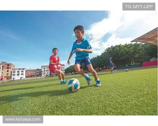 从童年到巅峰足球明星成长历程的照片对比揭秘 从童年到巅峰足球明星成长历程的照片对比揭秘