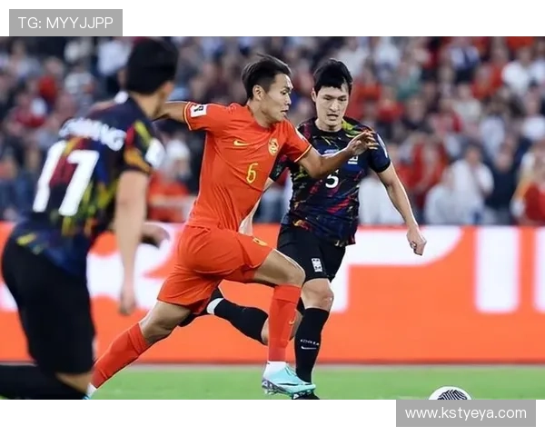 不屈不挠的足球巨星们如何在逆境中坚持自我与信念